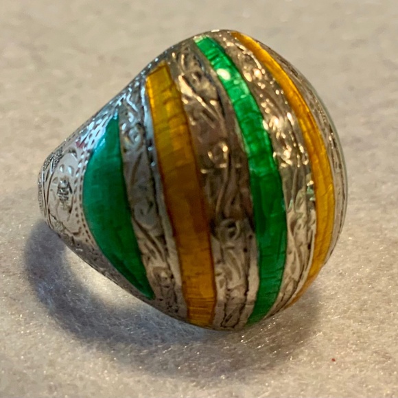 Vintage Pinky Ring Dome Sterling Silver/Green Ladies Enamel Ring 5 - Picture 1 of 8
